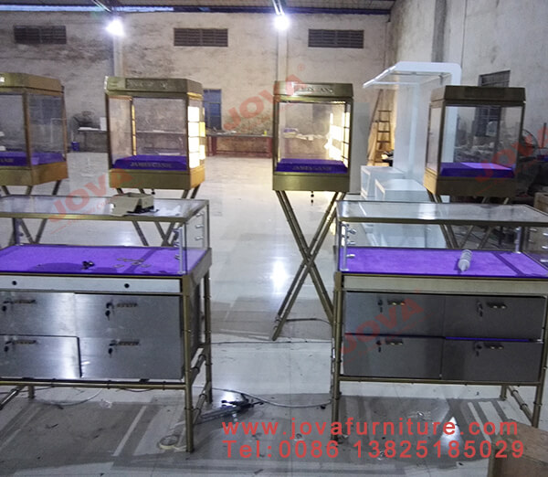 jewellery showcases