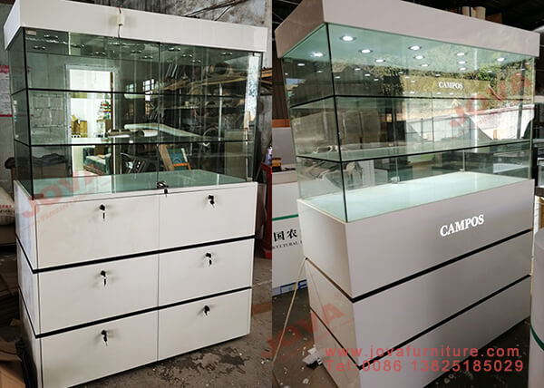 Ecofurnispaces optical showcases Ecofurnispaces optical showcases