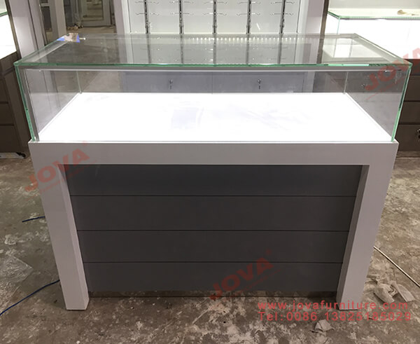 Ecofurnispaces optical showcases Ecofurnispaces optical showcases