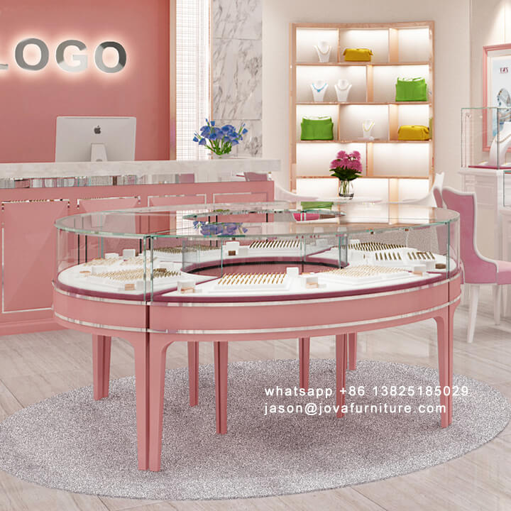 Arc-shaped jewelry showcase