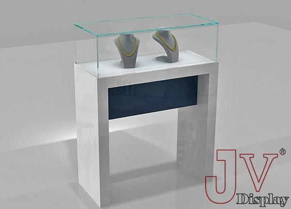 jewelry store window displays