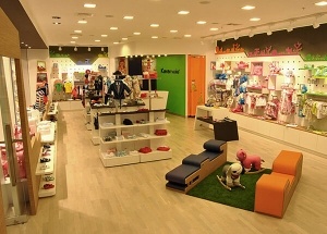 baby store window display ideas