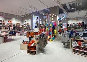 baby garments shop design with display furniture
