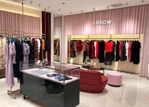 clothing store fixtures